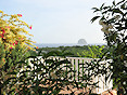 Une vue du Rocher depuis l'Hacienda